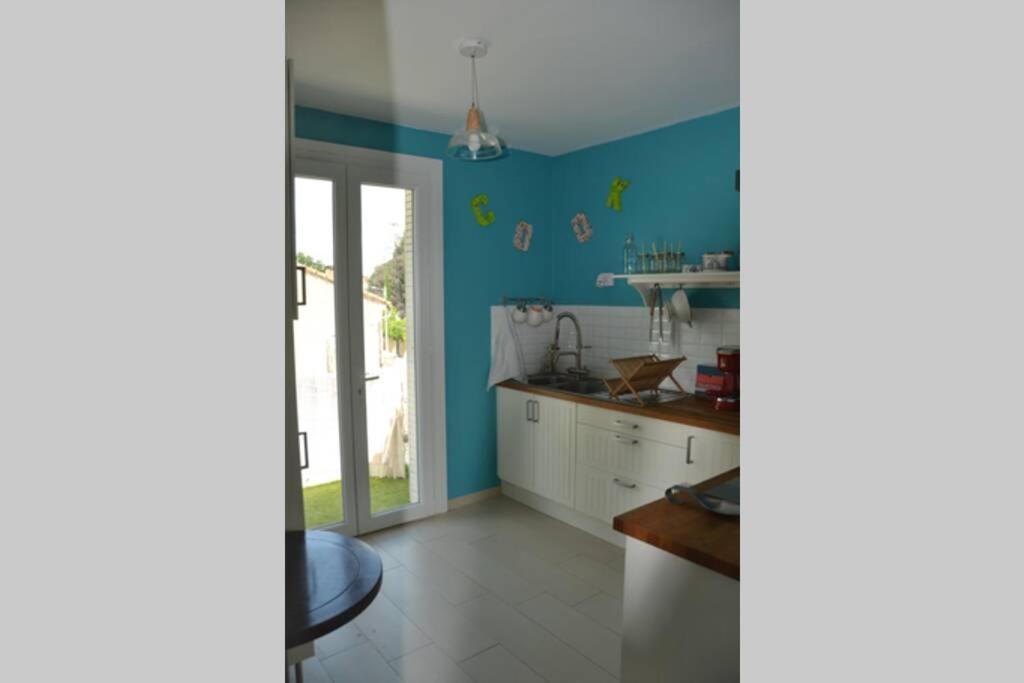 אביניון Appartement Lumineux Et Calme Avec Terrasse מראה חיצוני תמונה